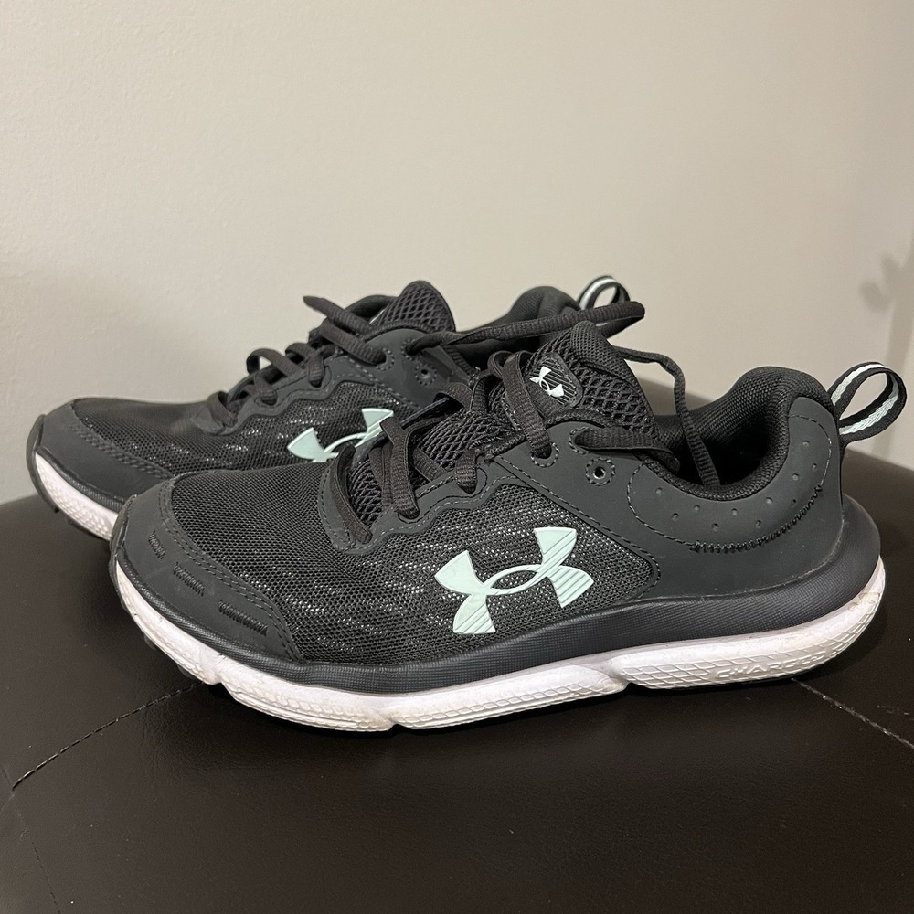 Under Armour Charged Assert‎ 10 grey Running Shoes 3026179-110 Womens Size 6 - Picture 3 of 9